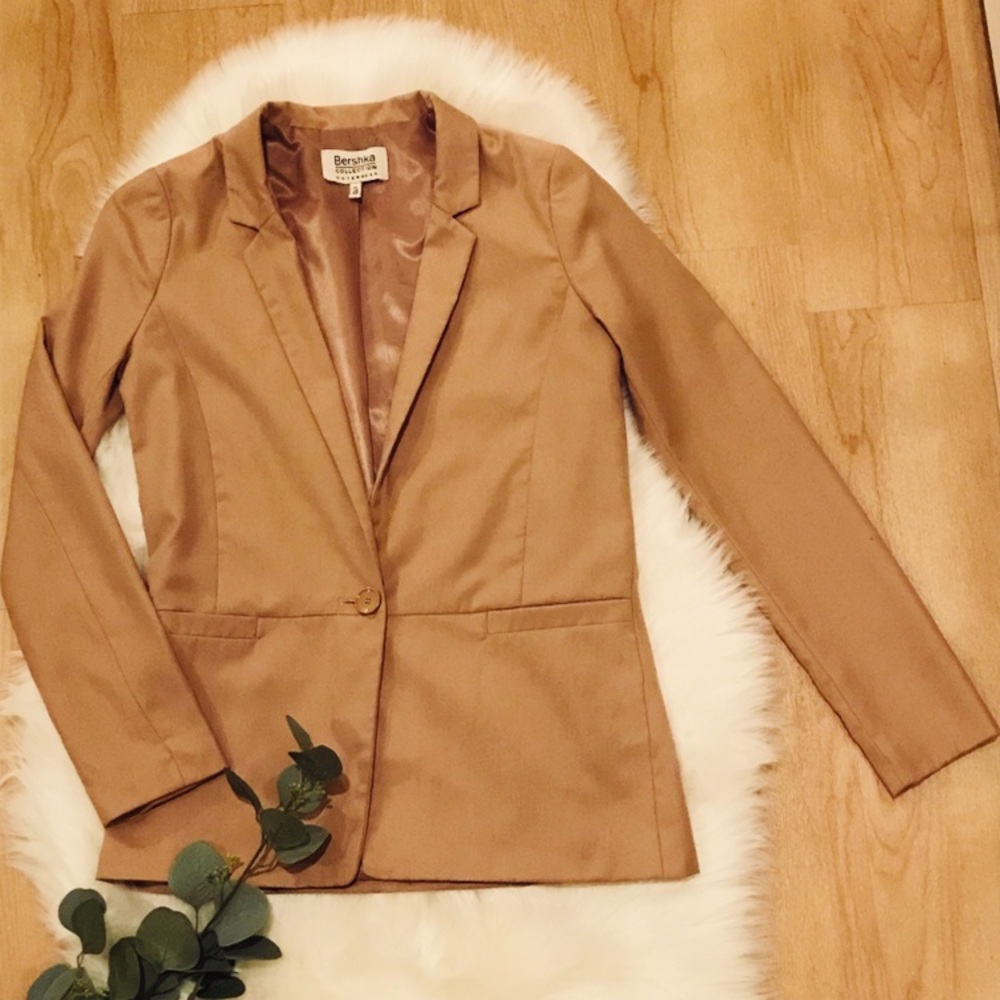 ✨Bershka Camel Blazer✨